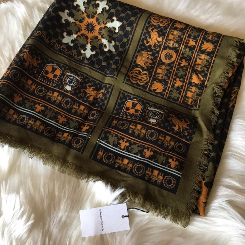 ⚜️HOST PICK!✅NEW!💛Balenciaga Scarf